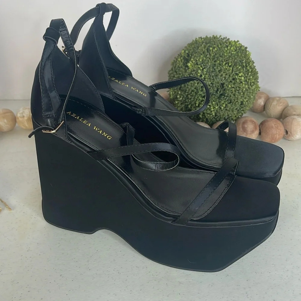AZALEA WANG TOUCH THE SKY WEDGE SANDAL IN Black Sz 9 - Picture 3 of 9